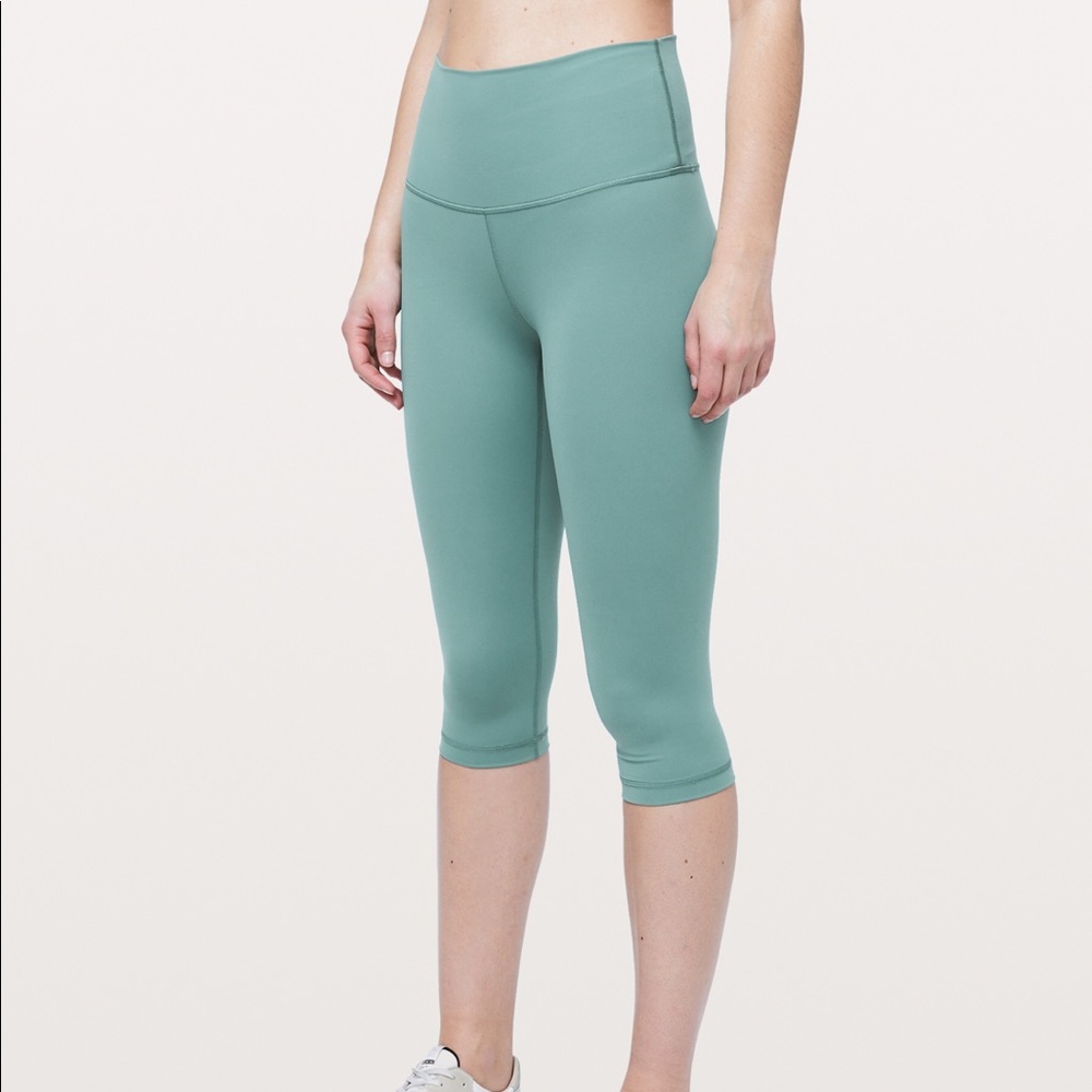 Green lululemon crop leggings
